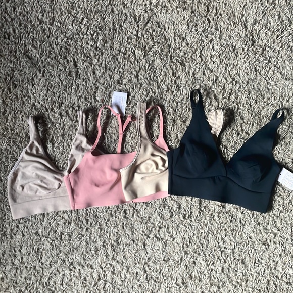 Bundle of 4 Bralettes (size small) - Picture 2 of 7